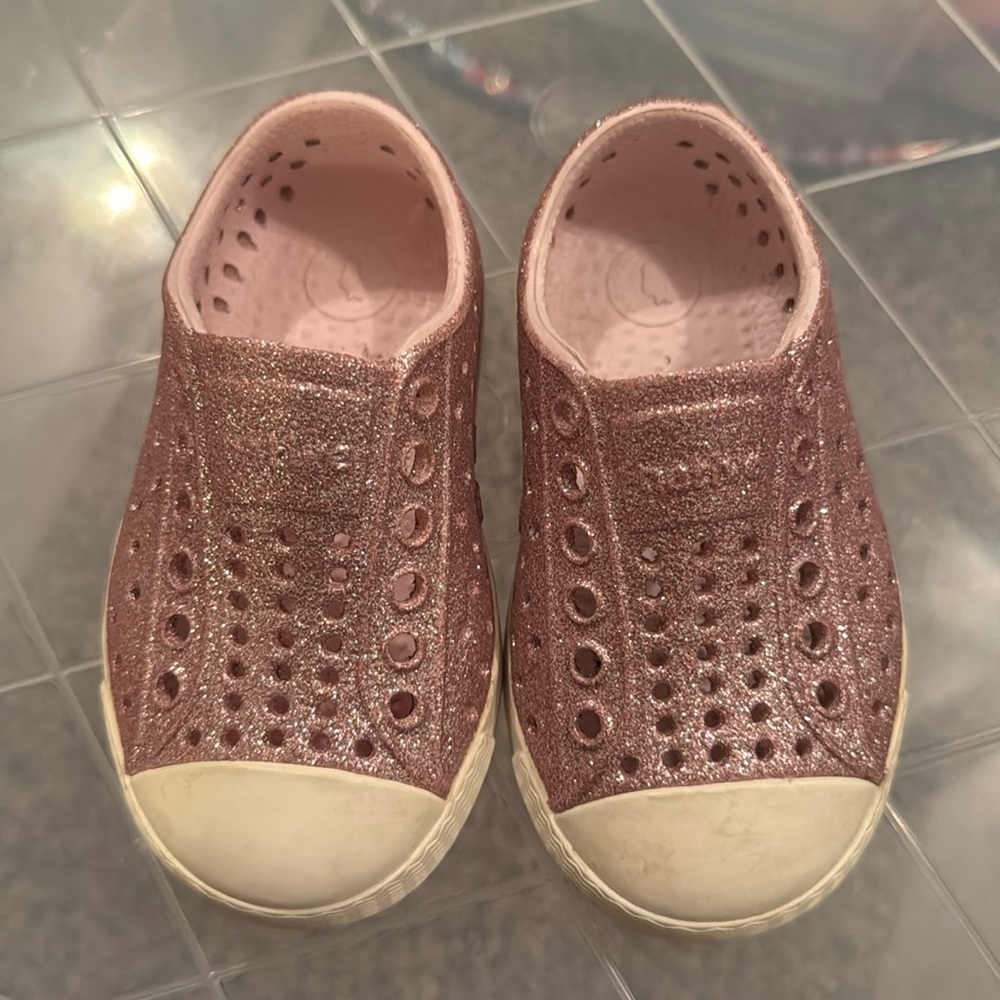 Native Rose Gold Jefferson Toddler slip on shoes in C5